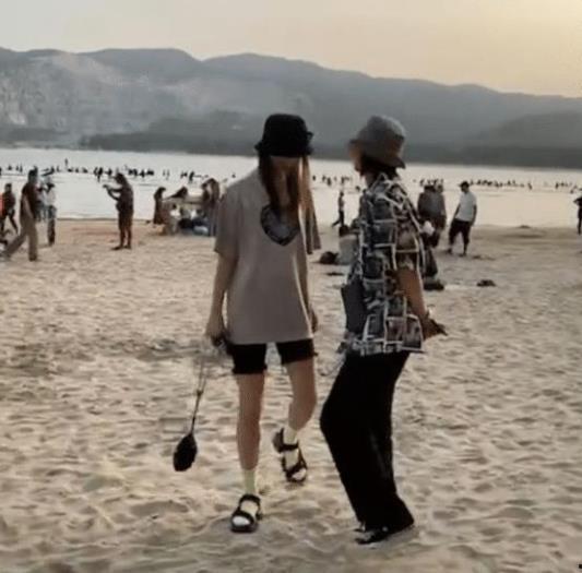 金晨李斯丹妮最新爆料,揭秘娱乐圈背后的惊人真相! 第1张 金晨李斯丹妮最新爆料,揭秘娱乐圈背后的惊人真相! 第1张